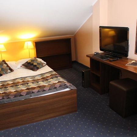 Hotel Colnus Kolno  Ngoại thất bức ảnh