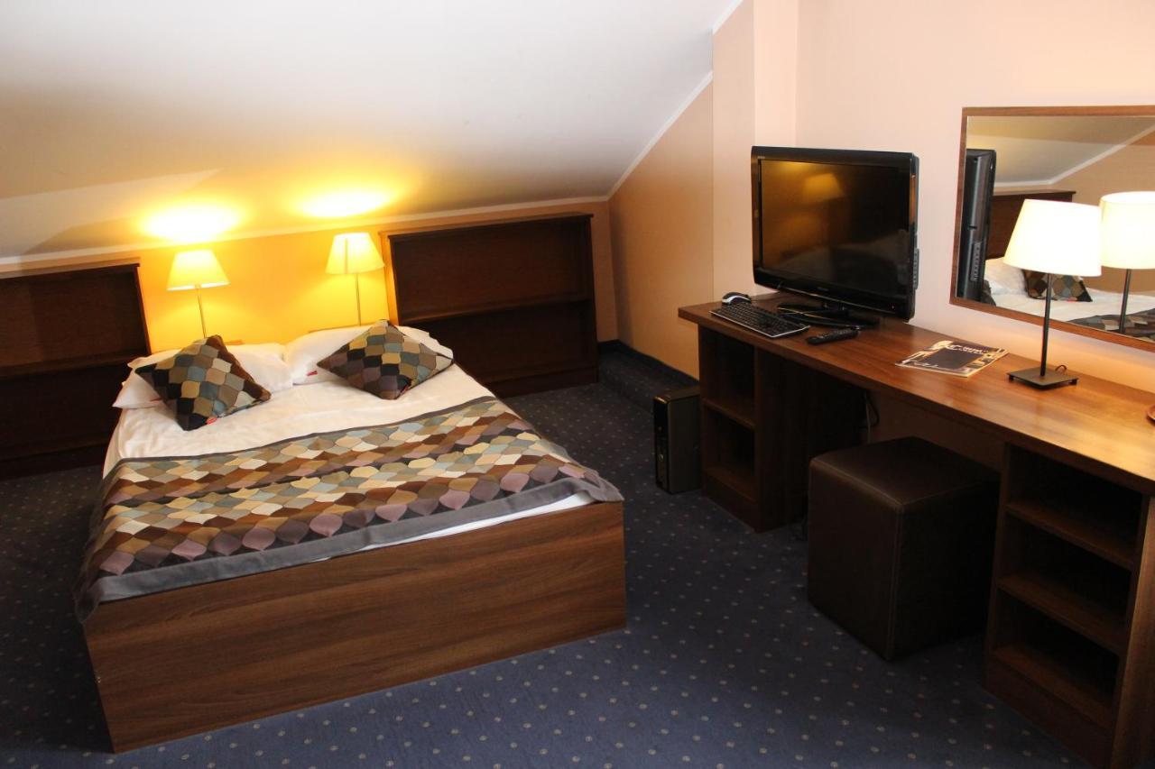 Hotel Colnus Kolno  Ngoại thất bức ảnh