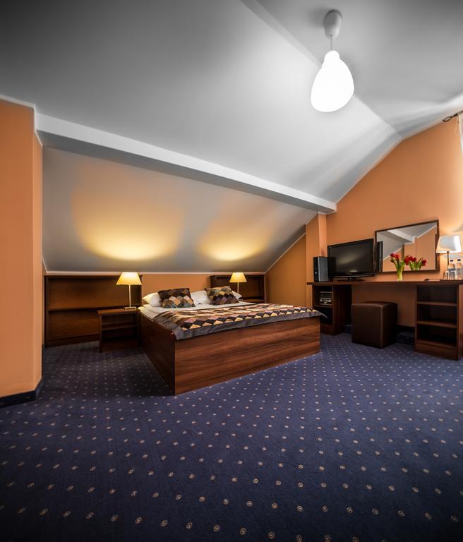 Hotel Colnus Kolno  Ngoại thất bức ảnh