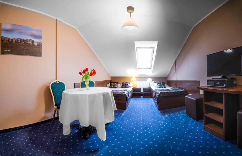 Hotel Colnus Kolno  Ngoại thất bức ảnh