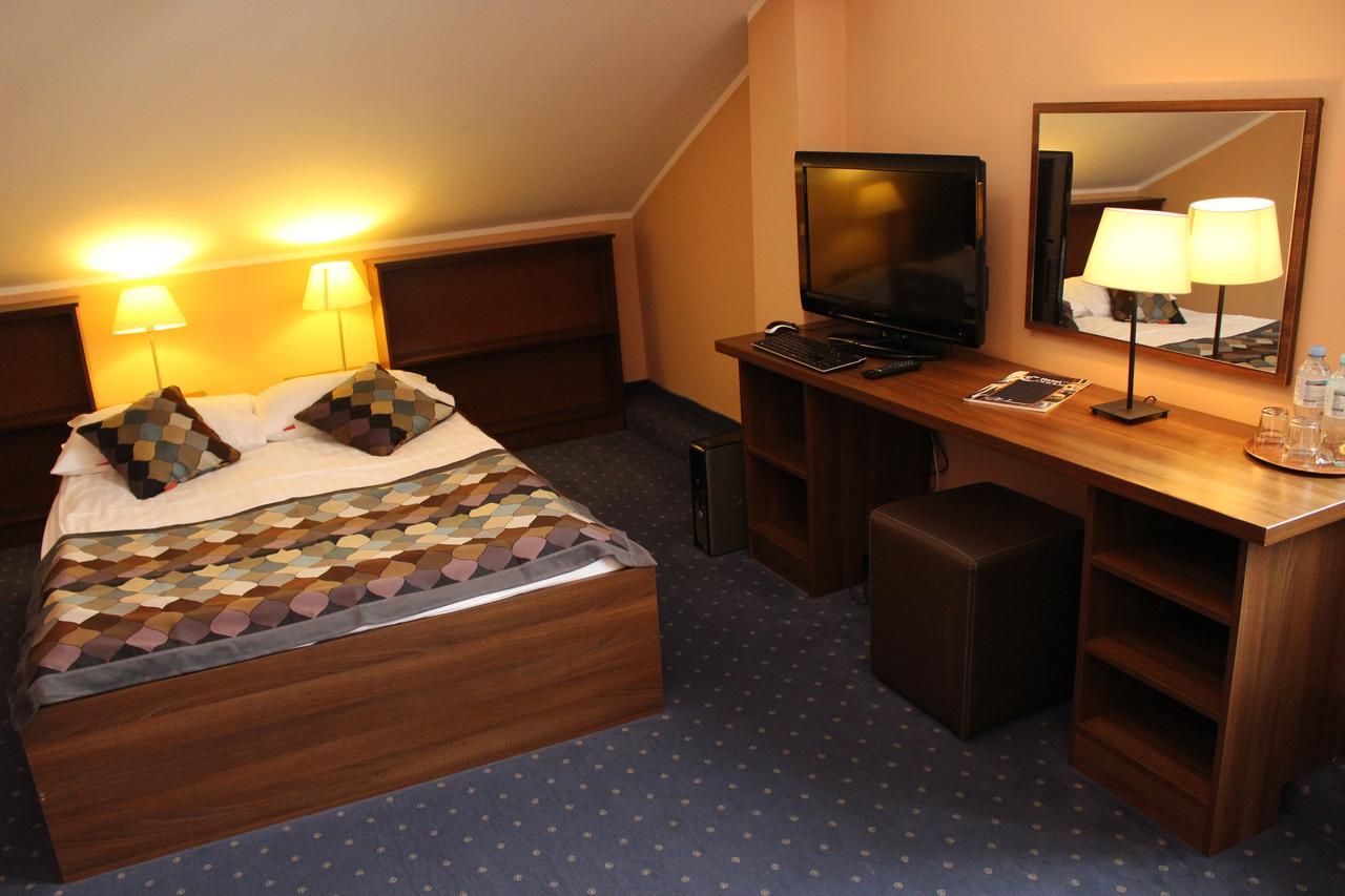 Hotel Colnus Kolno  Ngoại thất bức ảnh